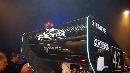 Per Wasserstrahl geschnittenes Carbon für F16