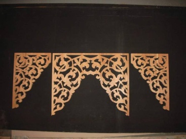 Mit dem Wasserstrahl geschnittene Ornamente